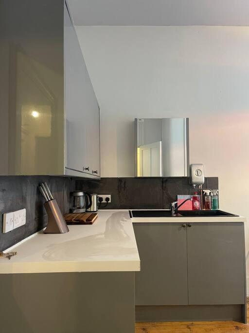 Apartmán 4 Quiet Compact Studio With Garden View - Best Location - Comfortable - Quiet Hove Exteriér fotografie