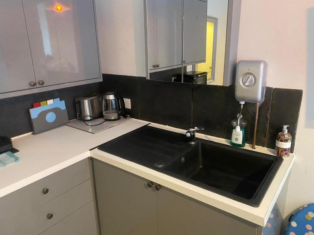 Apartmán 4 Quiet Compact Studio With Garden View - Best Location - Comfortable - Quiet Hove Exteriér fotografie